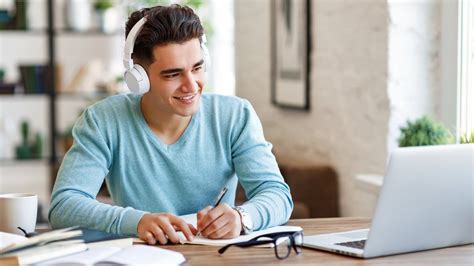 Tutor Students Online .